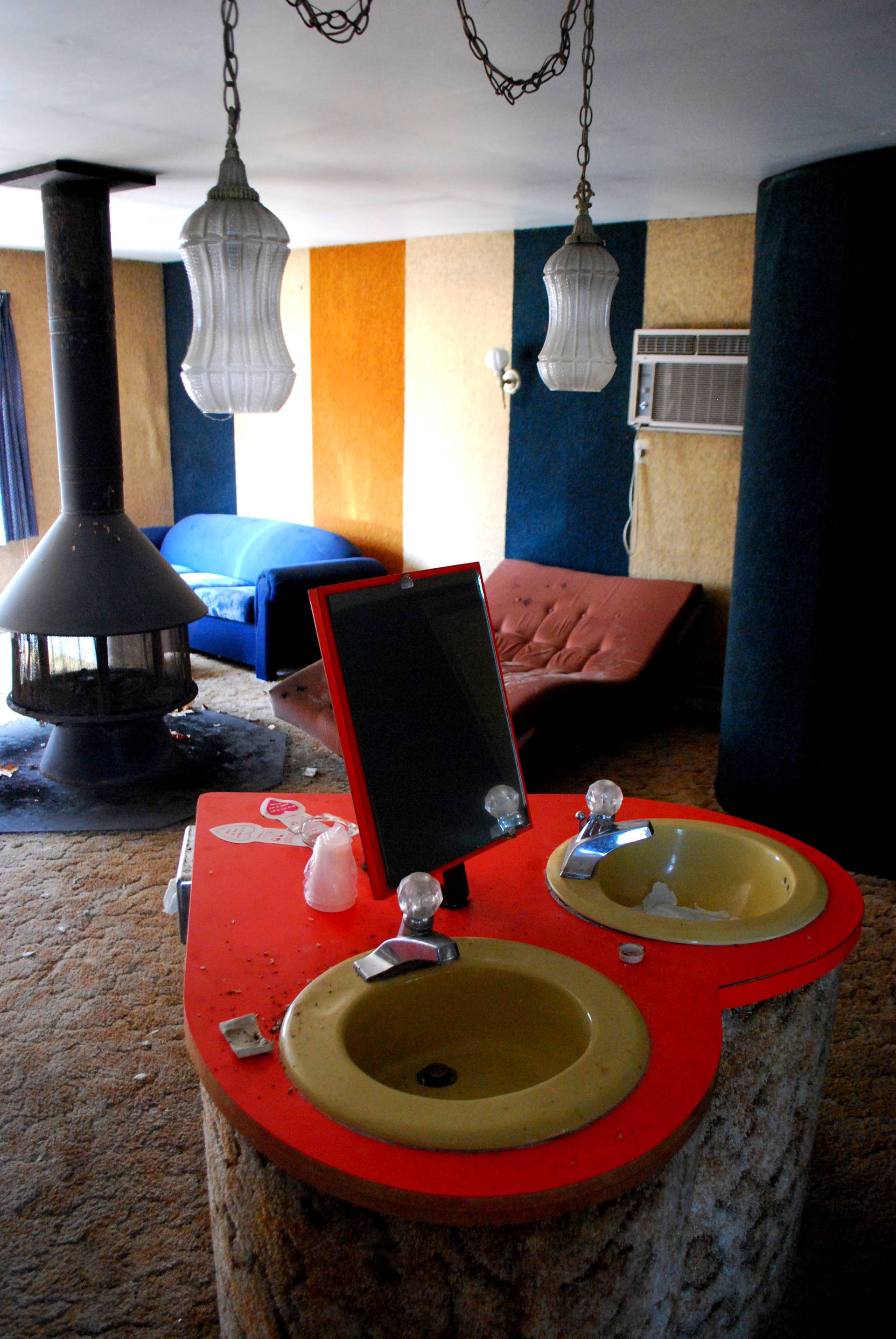 Abandoned Honeymoon Resorts of the Pocono Mountains - Wanderwisdom