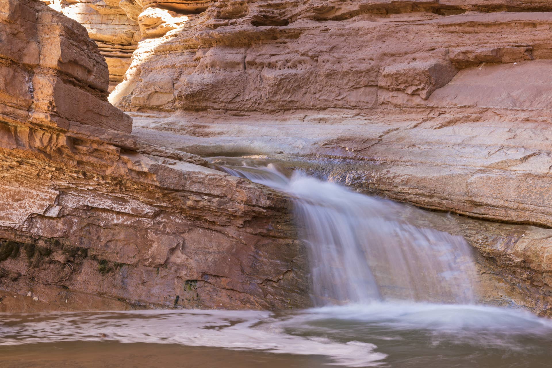 19-Year-Old Hiker Falls to His Death While Trying To Take Photo in Utah ...