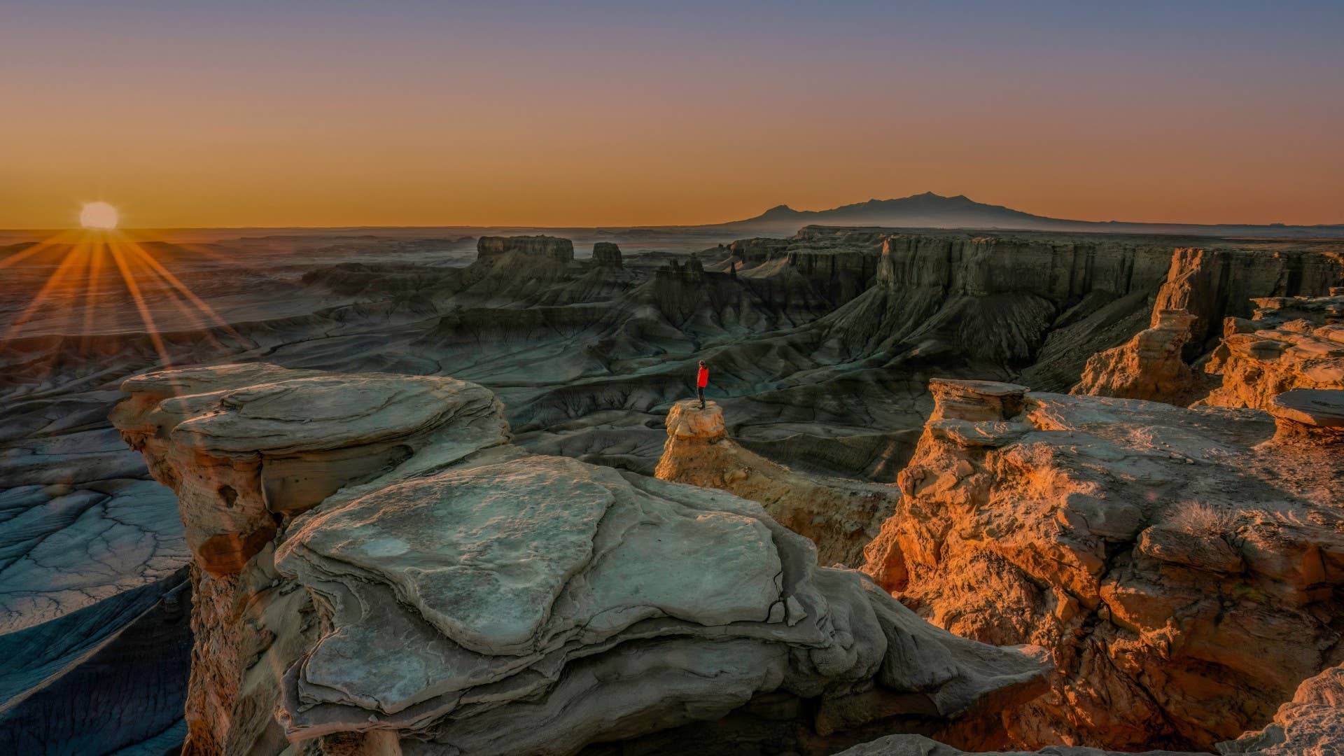 19-Year-Old Hiker Falls to His Death While Trying To Take Photo in Utah ...