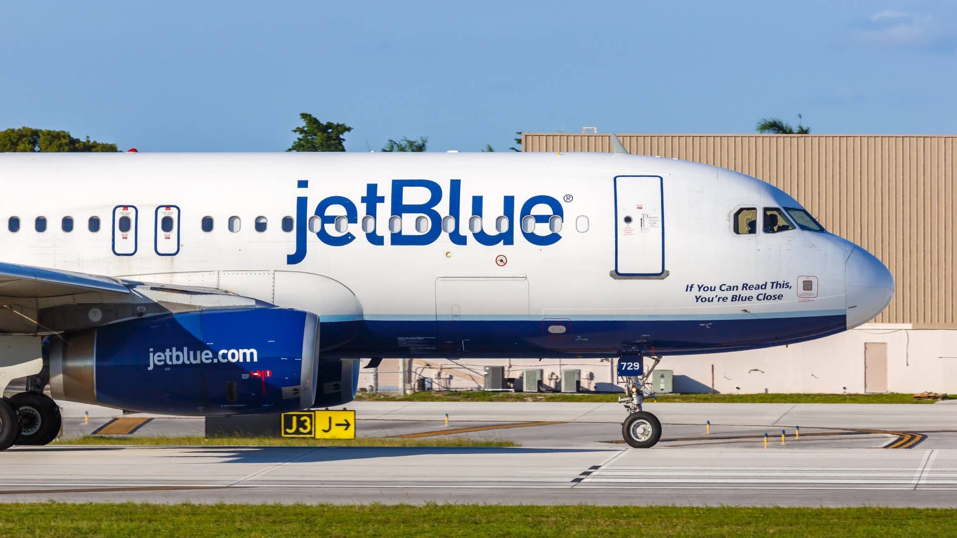Jetblue Testing JetBlue Is Testing New Checked Bag Policy and People Are Irate ...