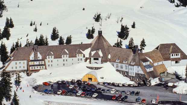 Fire Breaks Out at Historic Mt. Hood Lodge Featured in 'The Shining ...