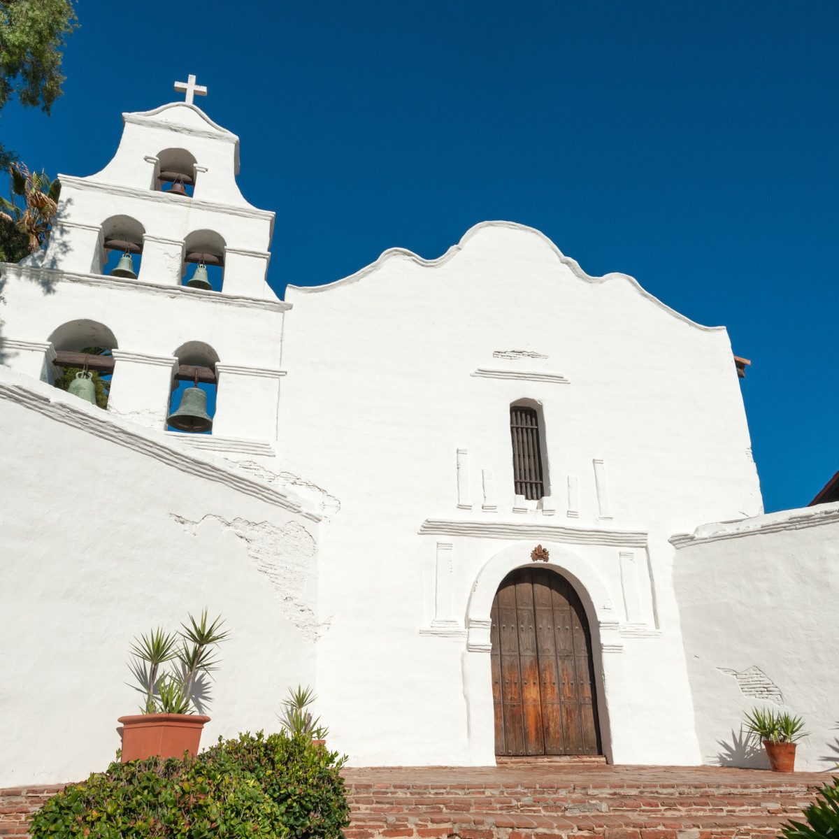 Visiting the Spanish Missions in California - Wanderwisdom