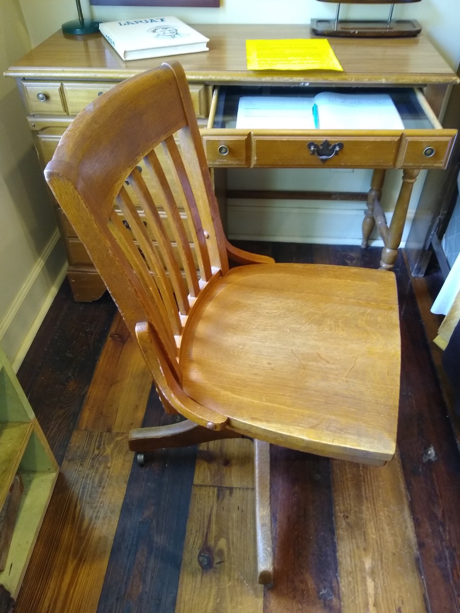 Ponyboy's chair and desk